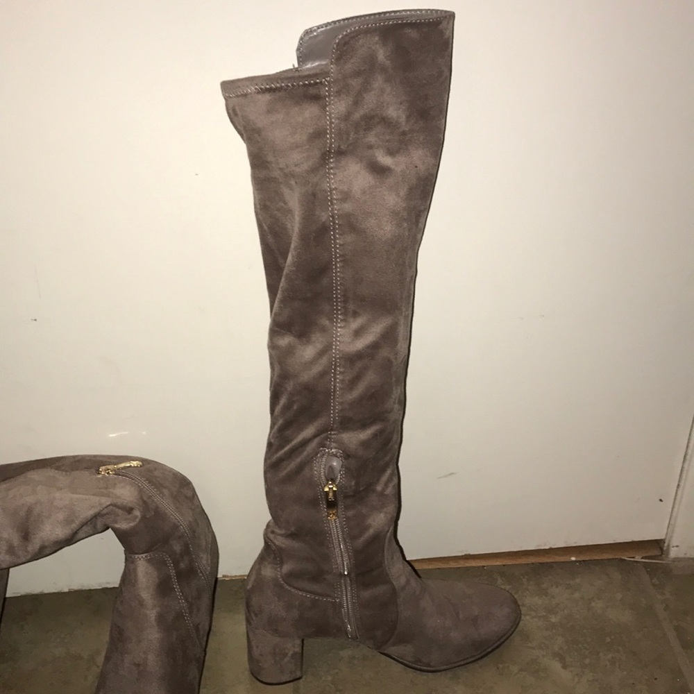 Boots - Picture 2 of 3